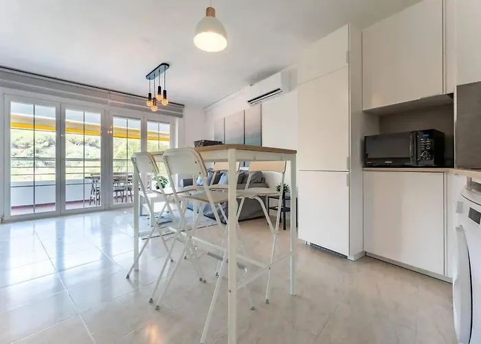 Apartment Cyv - Sea, Sun And Pool Combined